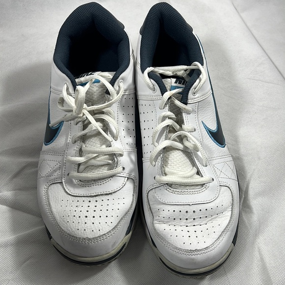 Nike Other - Nike Tennis shoes size 9 in excellent used condition